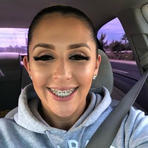 Meet your Posher, Gabriela